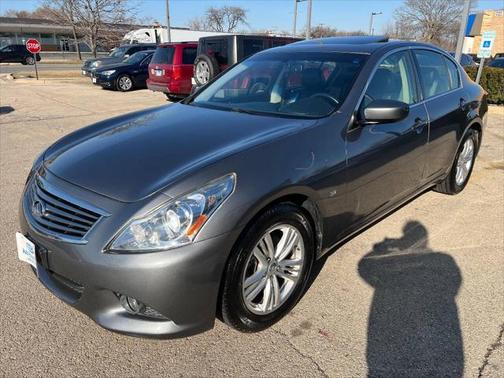 2015 INFINITI Q40 Base