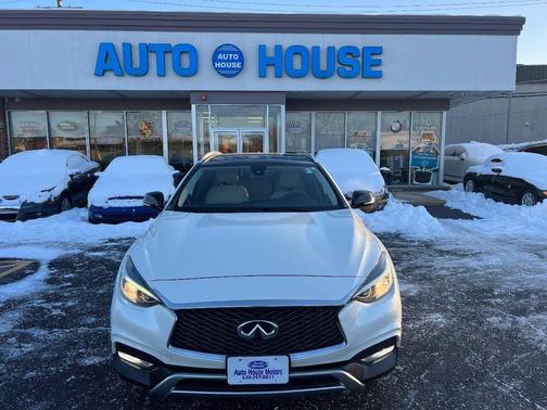 2018 INFINITI QX30 Luxury AWD 4dr Crossover