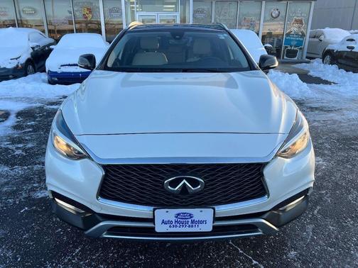 2018 INFINITI QX30 Luxury AWD 4dr Crossover