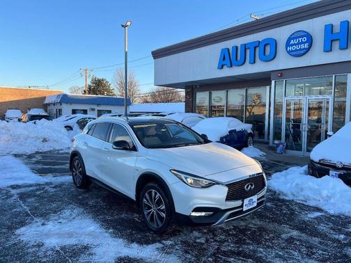 2018 INFINITI QX30 Luxury AWD 4dr Crossover