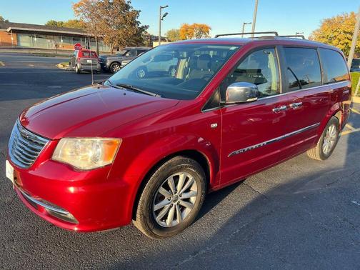 2014 Chrysler Town & Country Touring-L