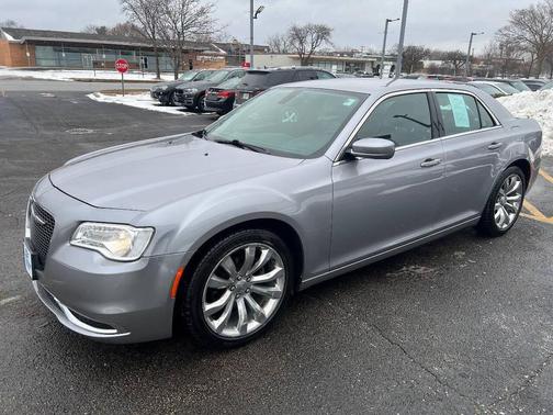 2017 Chrysler 300 Limited