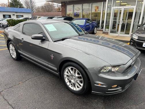2013 Ford Mustang V6 Premium