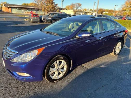 2011 Hyundai SONATA Limited
