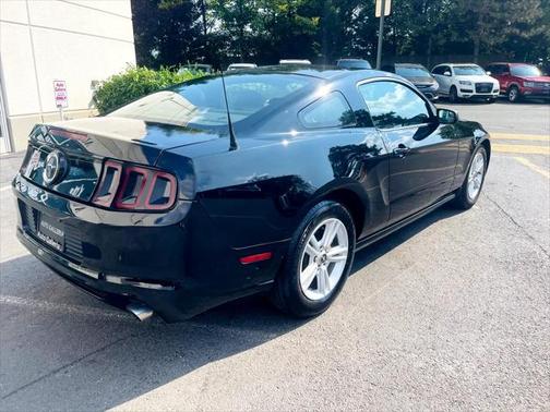 2014 Ford Mustang V6