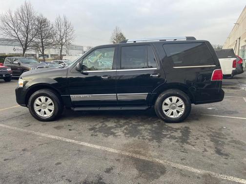 2008 Lincoln Navigator Base