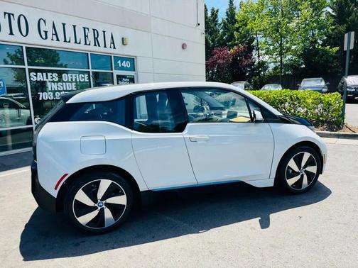 Capparis White w/BMW i Frozen Blue Accent 2015 BMW i3 Base