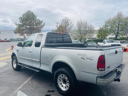 2002 Ford F-150 XLT SuperCab