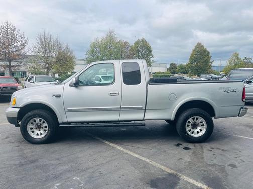 2002 Ford F-150 XLT SuperCab