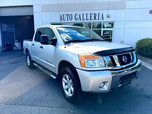 2010 Nissan Titan SE