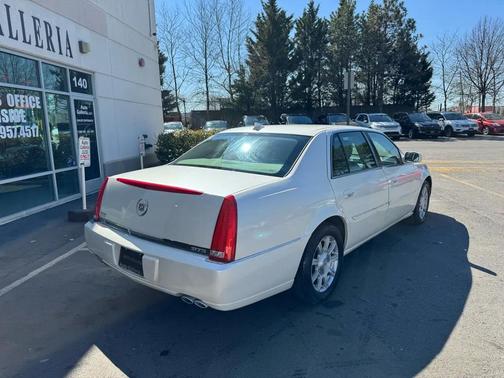 2010 Cadillac DTS Base