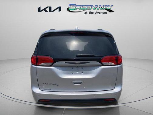 2018 Chrysler Pacifica Touring-L Plus