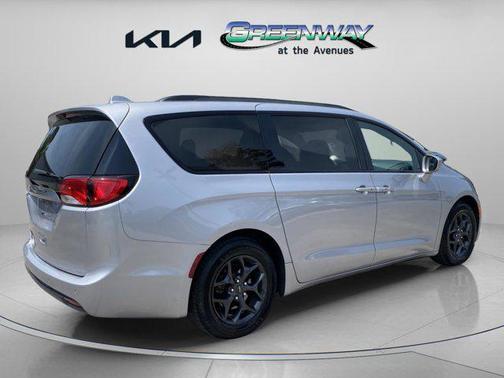 2018 Chrysler Pacifica Touring-L Plus