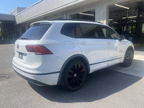 2021 Volkswagen Tiguan 2.0T SE R-Line Black
