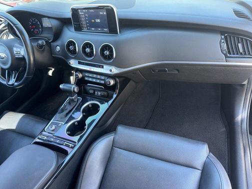 2019 Kia Stinger Base