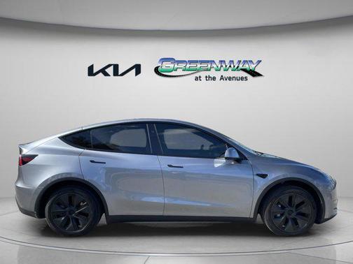 2024 Tesla Model Y Long Range Dual Motor All-Wheel Drive