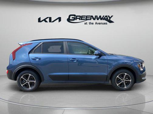 2025 Kia Niro EX