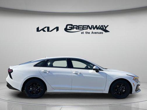 2025 Kia K5 LXS