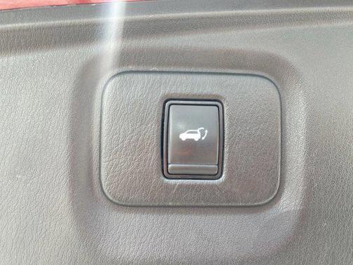 2018 Nissan Pathfinder SL