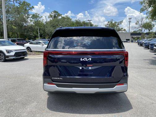 2025 Kia Carnival EX