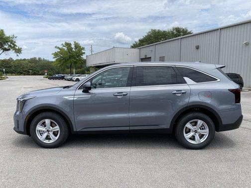 2025 Kia Sorento LX