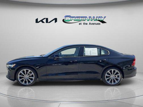 2021 Volvo S60 T5 Momentum
