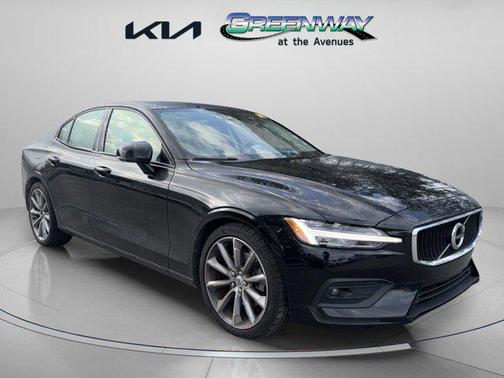 2021 Volvo S60 T5 Momentum