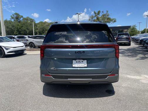 2026 Kia Carnival SX