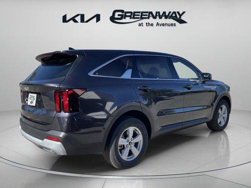 2025 Kia Sorento LX