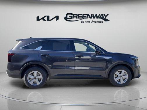 2025 Kia Sorento LX