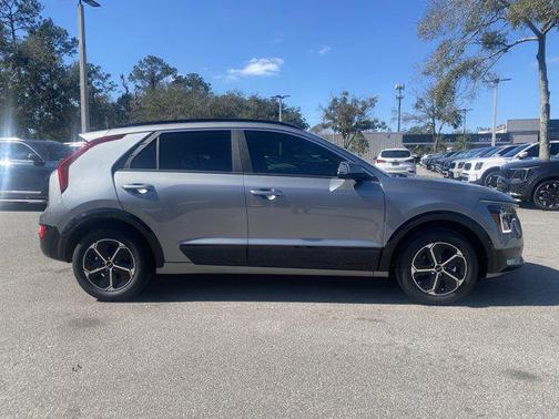 2025 Kia Niro SX