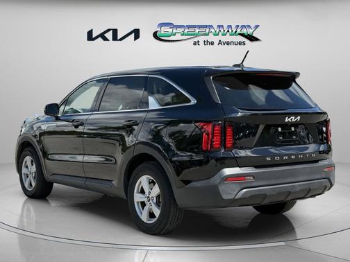 Ebony Black 2022 Kia Sorento LX