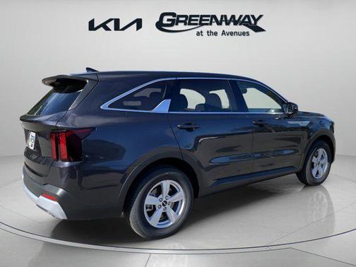 2025 Kia Sorento LX