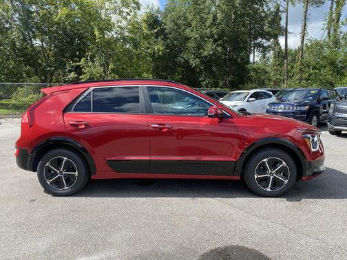 2025 Kia Niro SX