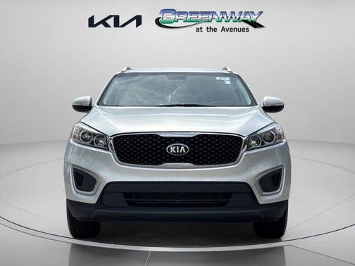 Sparkling Silver 2018 Kia Sorento LX