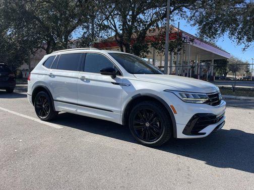 2022 Volkswagen Tiguan 2.0T SE R-Line Black