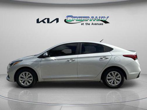 2022 Hyundai Accent SE