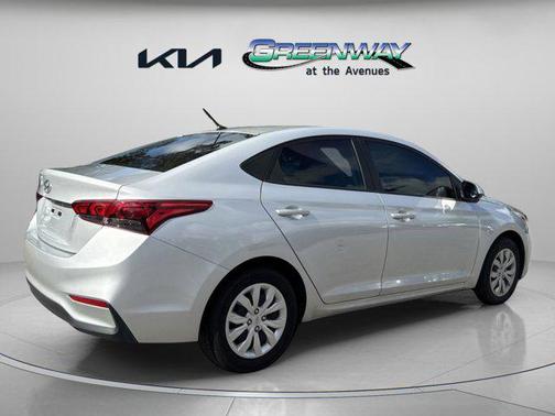 2022 Hyundai Accent SE