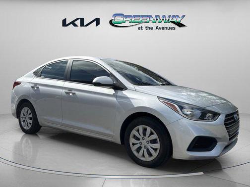 2022 Hyundai Accent SE