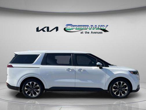 2024 Kia Carnival EX