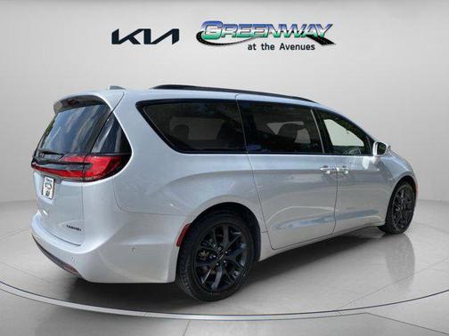 2022 Chrysler Pacifica Limited