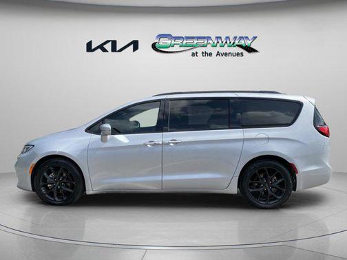 2022 Chrysler Pacifica Limited