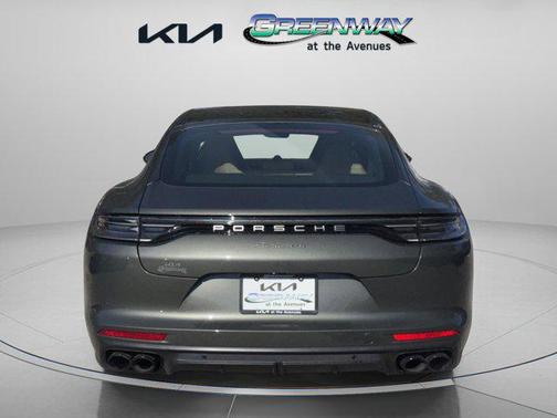 2022 Porsche Panamera Platinum Edition