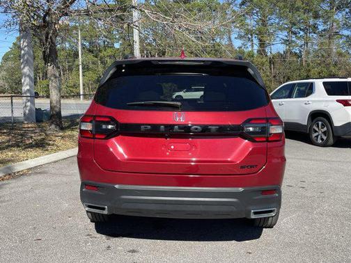 2023 Honda Pilot 2WD Sport