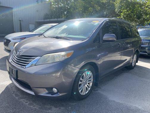 2013 Toyota Sienna XLE