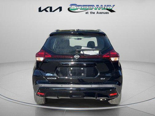 2022 Nissan Kicks SV