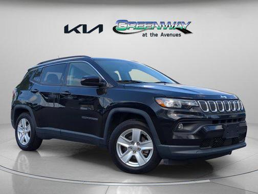 Diamond Black Crystal Pearlcoat 2022 Jeep Compass Latitude