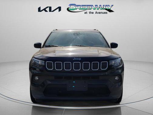 Diamond Black Crystal Pearlcoat 2022 Jeep Compass Latitude