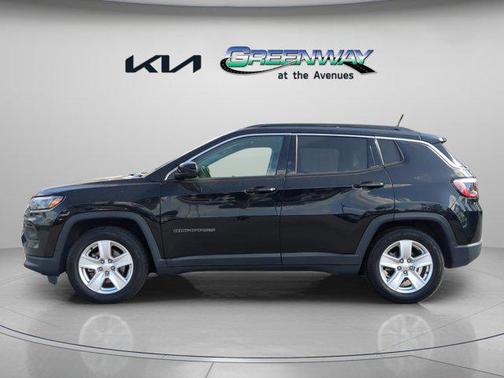 Diamond Black Crystal Pearlcoat 2022 Jeep Compass Latitude