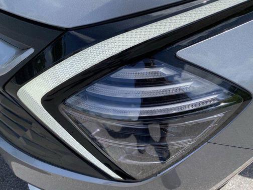 2025 Kia Sportage Hybrid LX